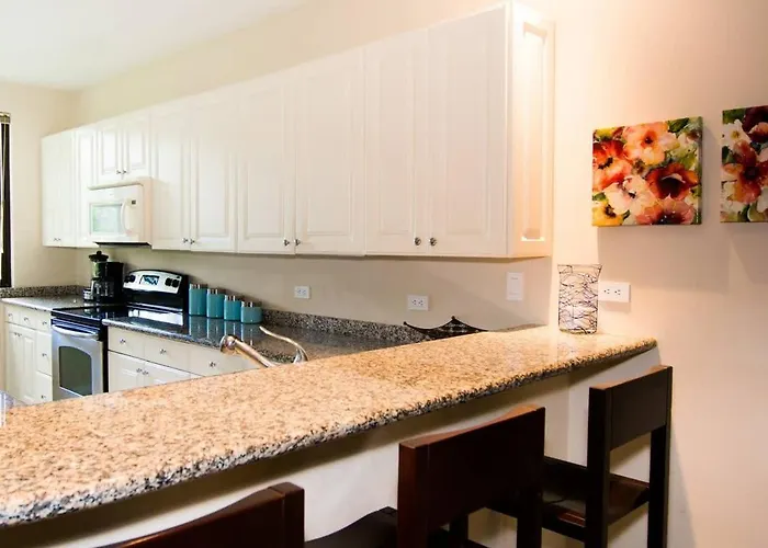 Colorful 3-bd Unit Opening On Pool * Coco